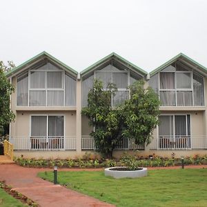 Mango Leaf Lake Resort